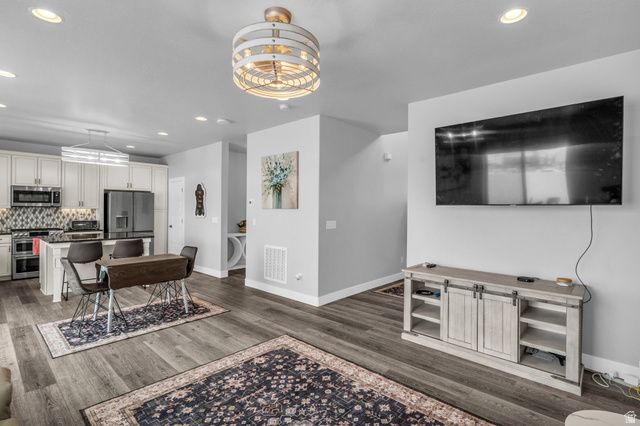 2049 W NATALIE AVE, Syracuse, UT 84075