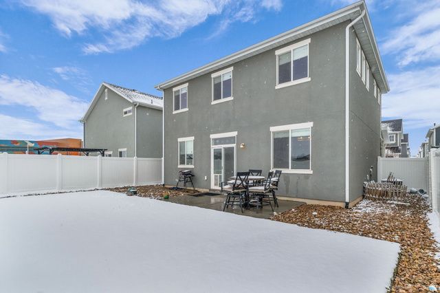 2049 W NATALIE AVE, Syracuse, UT 84075
