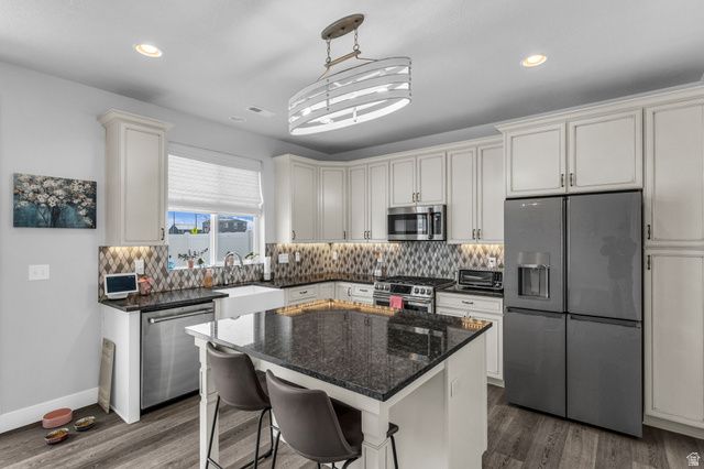 2049 W NATALIE AVE, Syracuse, UT 84075