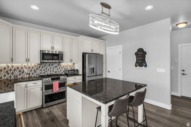 2049 W NATALIE AVE, Syracuse, UT 84075