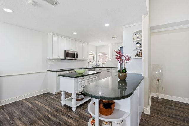 151 Lake Oaks Boulevard, Coldspring, TX 77331