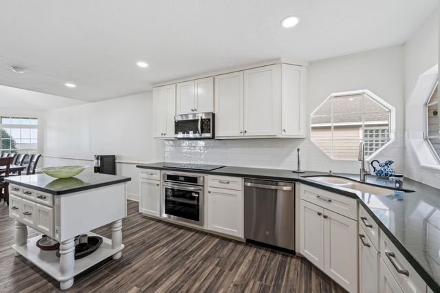 151 Lake Oaks Boulevard, Coldspring, TX 77331