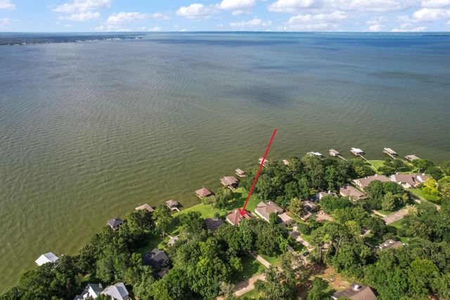 151 Lake Oaks Boulevard, Coldspring, TX 77331