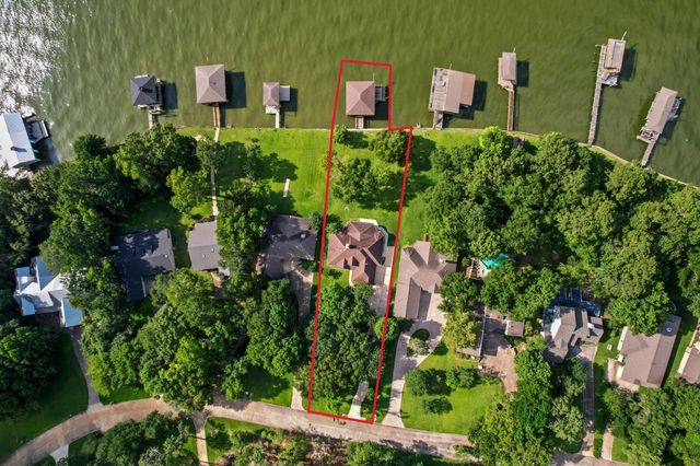 151 Lake Oaks Boulevard, Coldspring, TX 77331