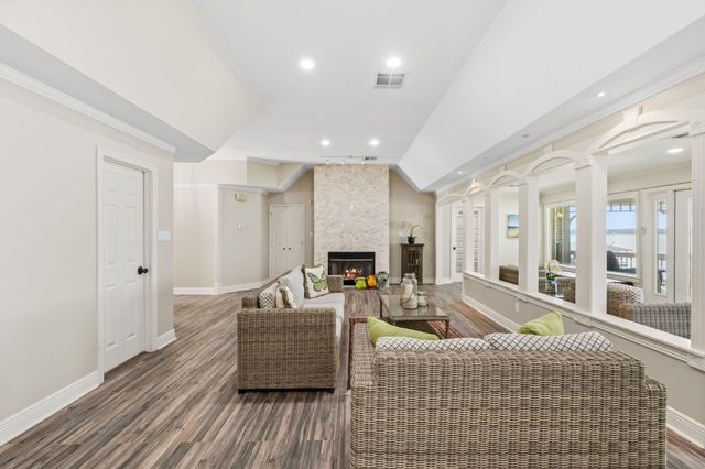151 Lake Oaks Boulevard, Coldspring, TX 77331