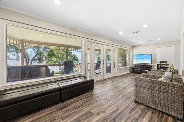 151 Lake Oaks Boulevard, Coldspring, TX 77331
