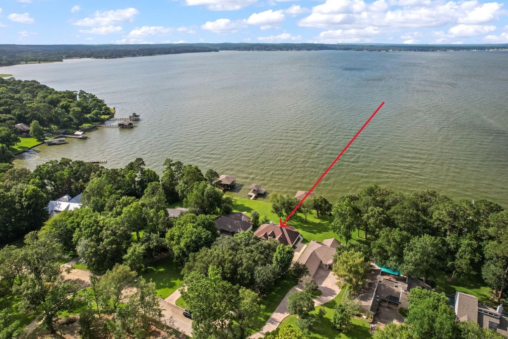 151 Lake Oaks Boulevard, Coldspring, TX 77331