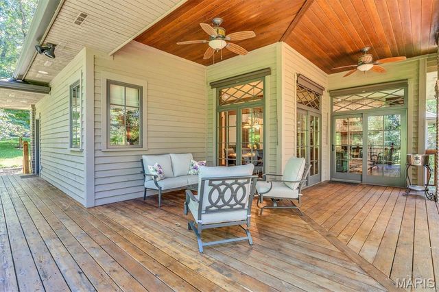 108 Bluffs Place, Eureka, MO 63025