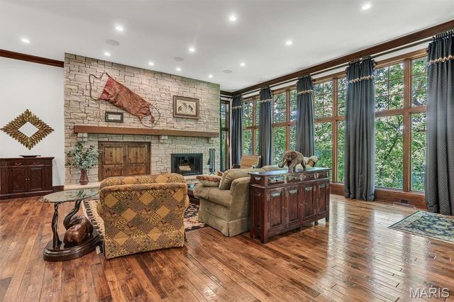 108 Bluffs Place, Eureka, MO 63025