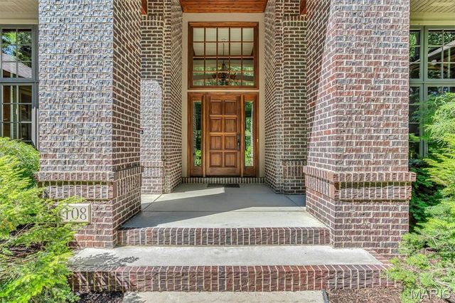 108 Bluffs Place, Eureka, MO 63025