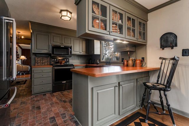 601 CAROL LYNN DRIVE, Little Chute, WI 54140