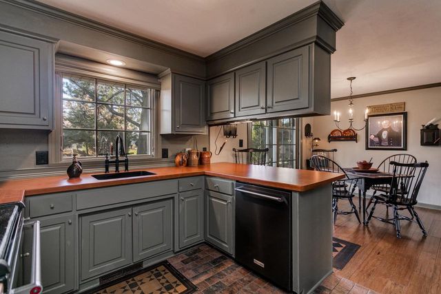 601 CAROL LYNN DRIVE, Little Chute, WI 54140