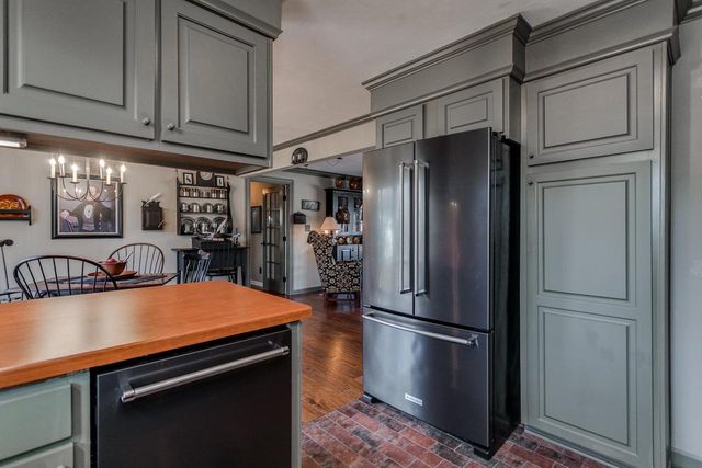 601 CAROL LYNN DRIVE, Little Chute, WI 54140