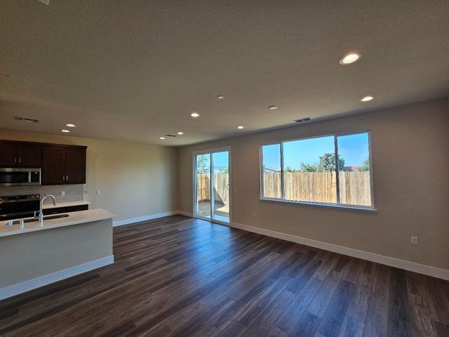 158 Twister Ln, Oakdale, CA 95361