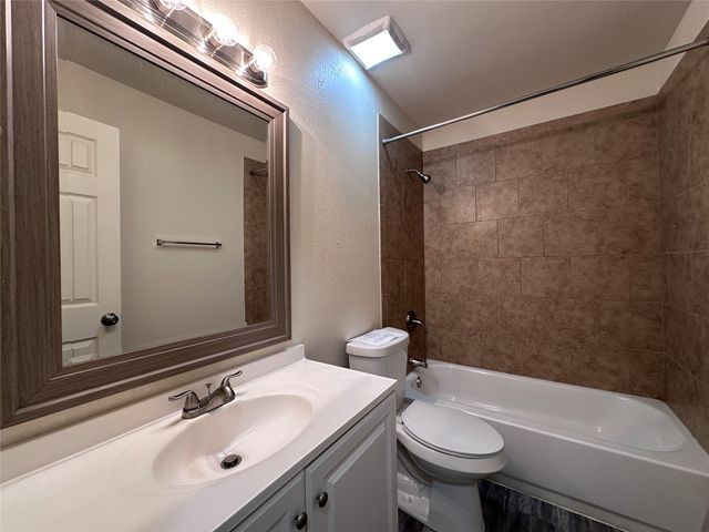 1017 Pleasant Valley Road, Garland, TX 75040