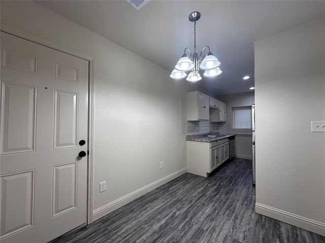 1017 Pleasant Valley Road, Garland, TX 75040