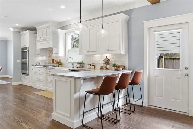 415 NW 5th Street, Bentonville, AR 72712