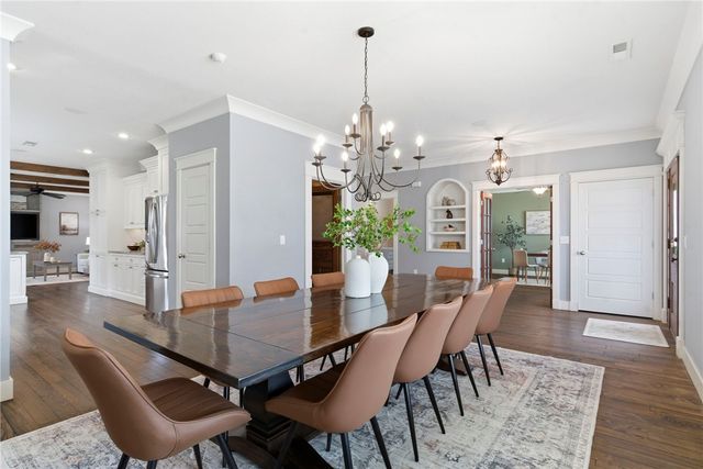 415 NW 5th Street, Bentonville, AR 72712