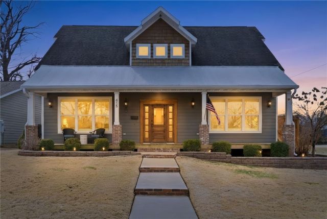 415 NW 5th Street, Bentonville, AR 72712