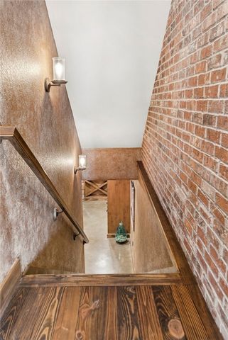 415 NW 5th Street, Bentonville, AR 72712