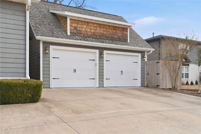 415 NW 5th Street, Bentonville, AR 72712