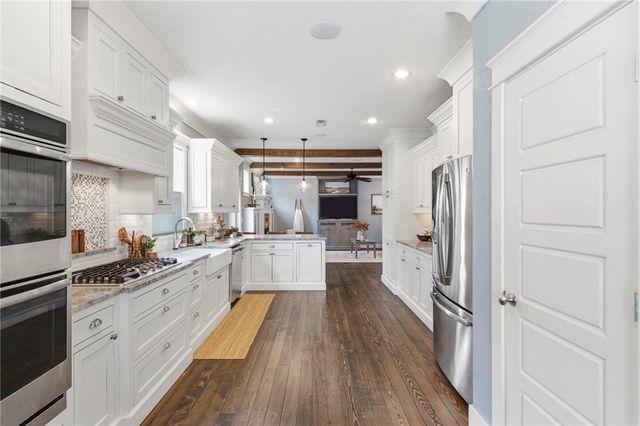 415 NW 5th Street, Bentonville, AR 72712