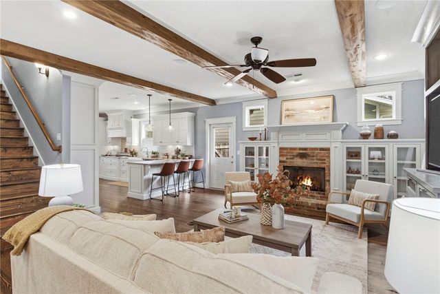 415 NW 5th Street, Bentonville, AR 72712