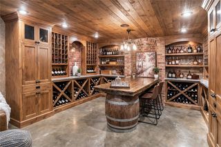 415 NW 5th Street, Bentonville, AR 72712