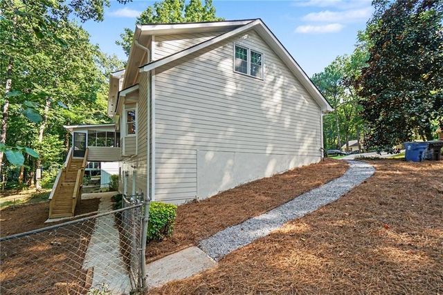 8541 Birch Hollow Drive, Roswell, GA 30076