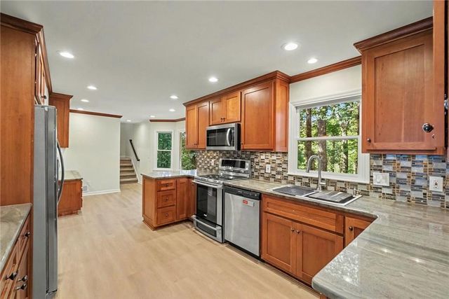 8541 Birch Hollow Drive, Roswell, GA 30076