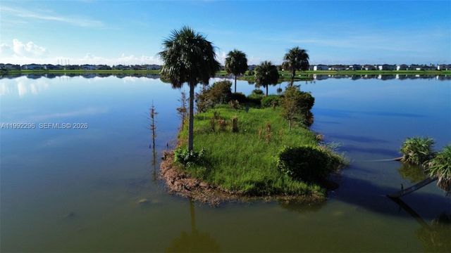19148 N Broad Shore Walk, Loxahatchee, FL 33470