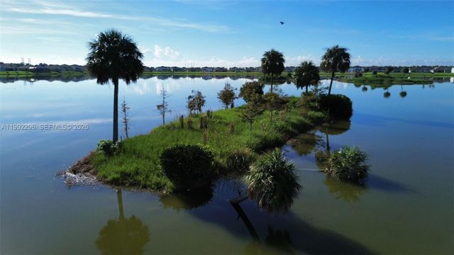 19148 N Broad Shore Walk, Loxahatchee, FL 33470