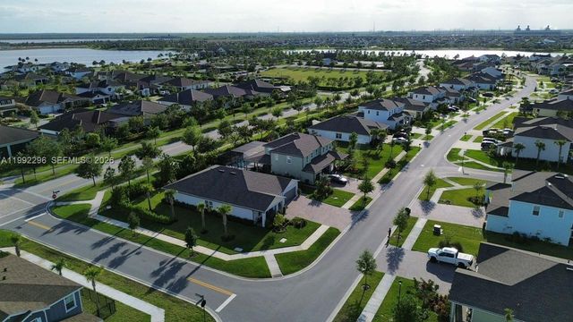 19148 N Broad Shore Walk, Loxahatchee, FL 33470