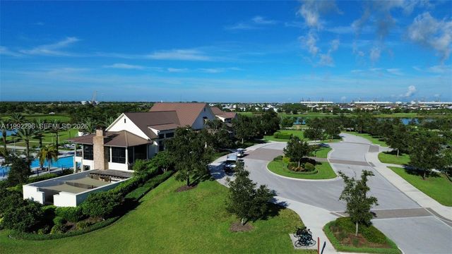 19148 N Broad Shore Walk, Loxahatchee, FL 33470