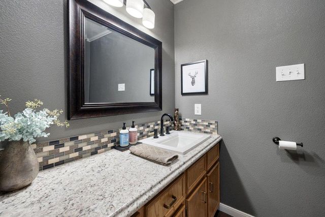 302 Schramm RD, Granger, TX 76530
