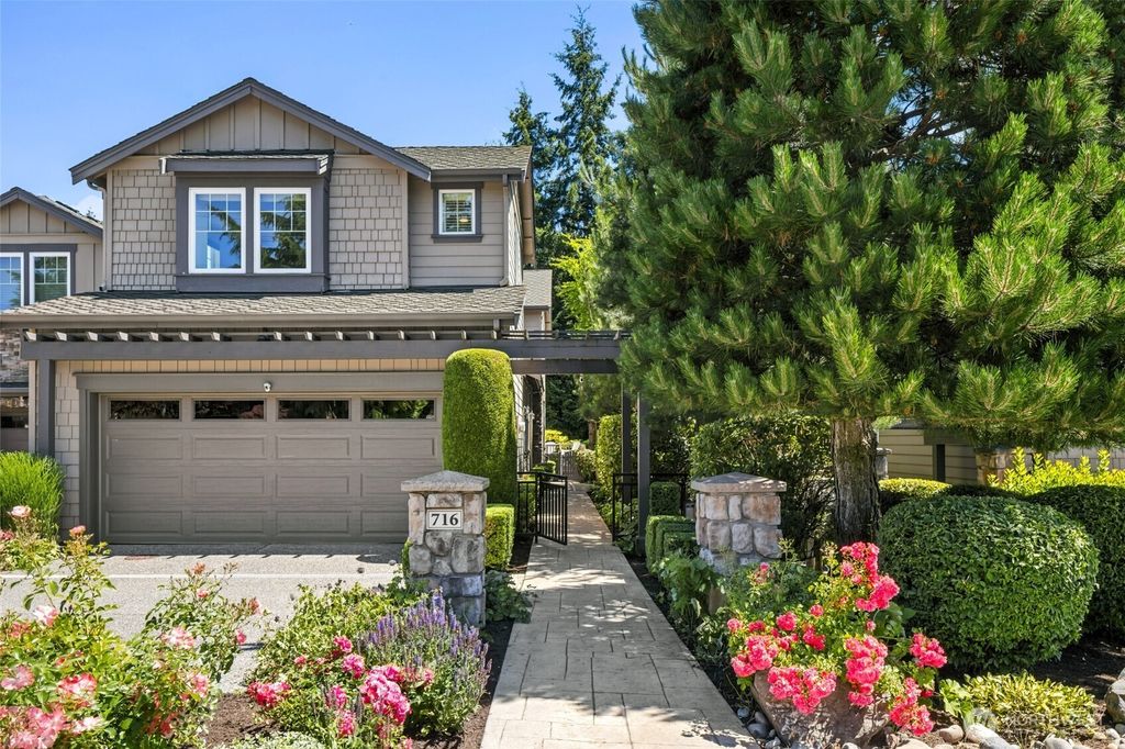716 99th Avenue NE, Bellevue, WA 98004