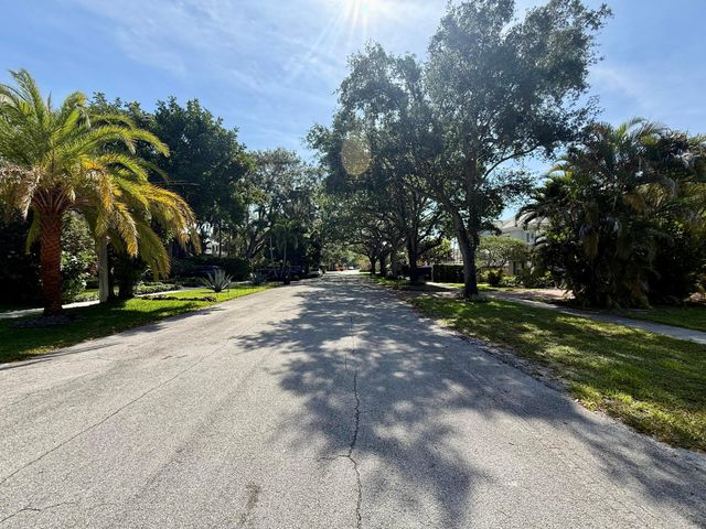 804 SE 5th Court, Fort Lauderdale, FL 33301