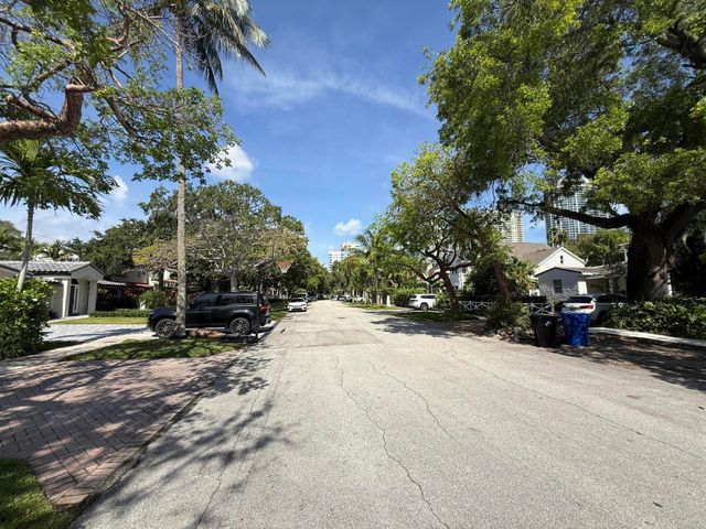 804 SE 5th Court, Fort Lauderdale, FL 33301