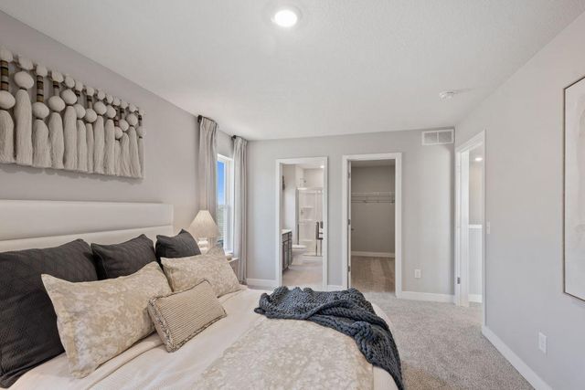 4907 Blake Way, Woodbury, MN 55129