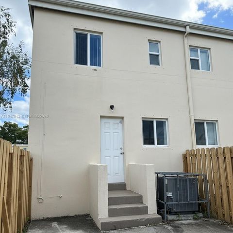 415 NW 84th St 415, Miami, FL 33150