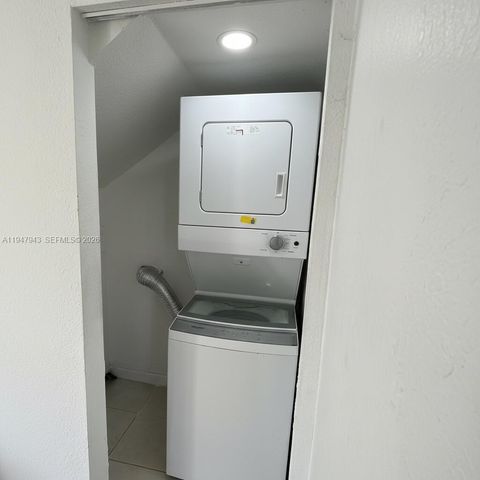 415 NW 84th St 415, Miami, FL 33150