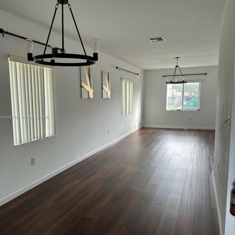 415 NW 84th St 415, Miami, FL 33150