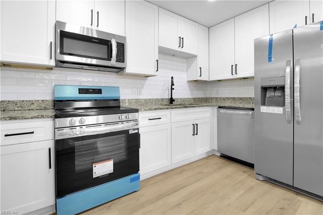 936 Moyer RD, Newport News, VA 23608