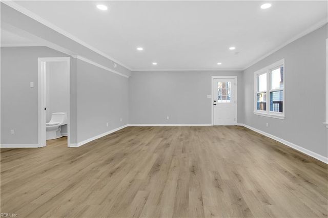 936 Moyer RD, Newport News, VA 23608