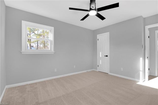 936 Moyer RD, Newport News, VA 23608