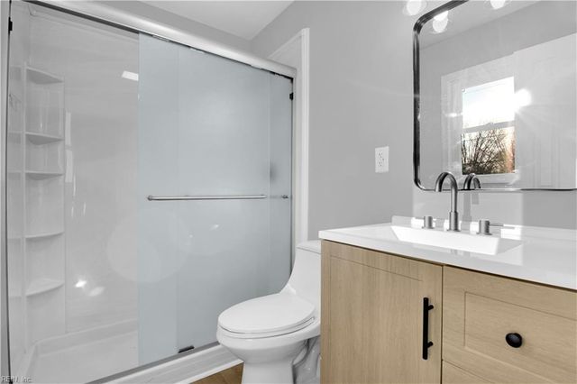 936 Moyer RD, Newport News, VA 23608