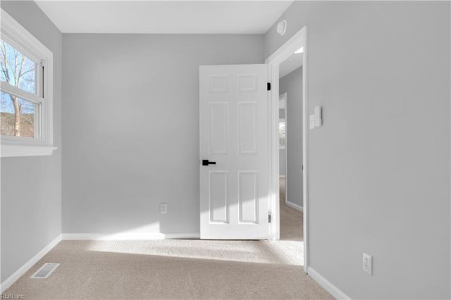 936 Moyer RD, Newport News, VA 23608