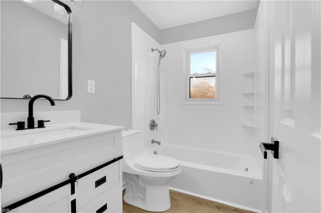 936 Moyer RD, Newport News, VA 23608