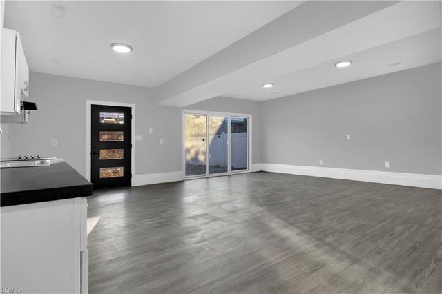 936 Moyer RD, Newport News, VA 23608