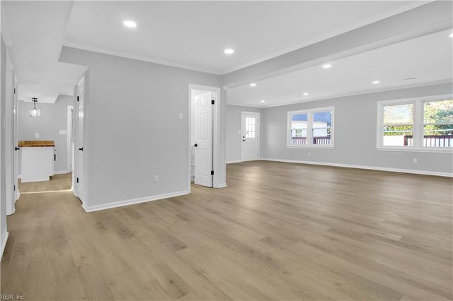 936 Moyer RD, Newport News, VA 23608